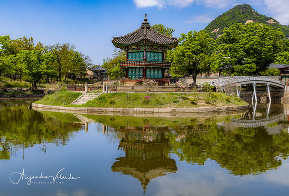 Gyeongbokgung Palace - Hyangwonjeong Pavilion